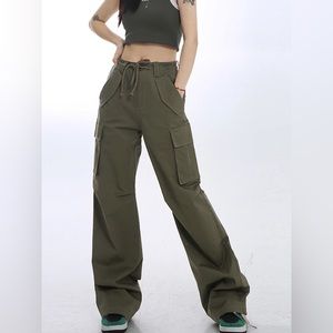 NWT Green cargo pants wide leg with pockets XS S M